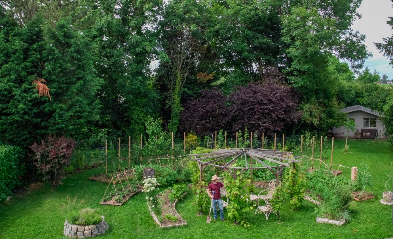 Exemple de jardin aménagé en transition paysagère